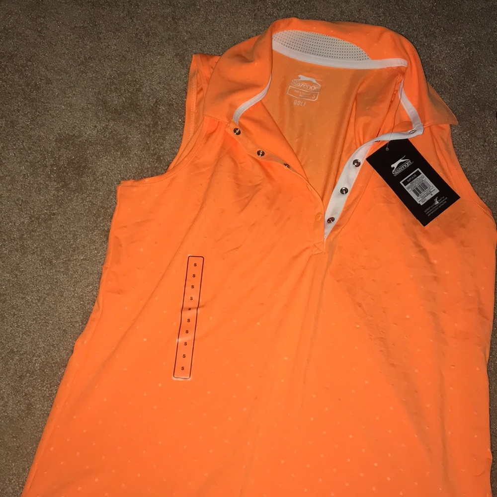 Women’s golf shirt